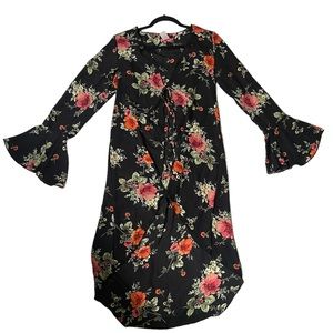 Discovery black floral tie front bell sleeve kimono size medium